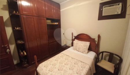 Casa Térrea à venda com 5 quartos, sendo 3 suítes,  em Parque Santa Mônica, São Carlos, SP
