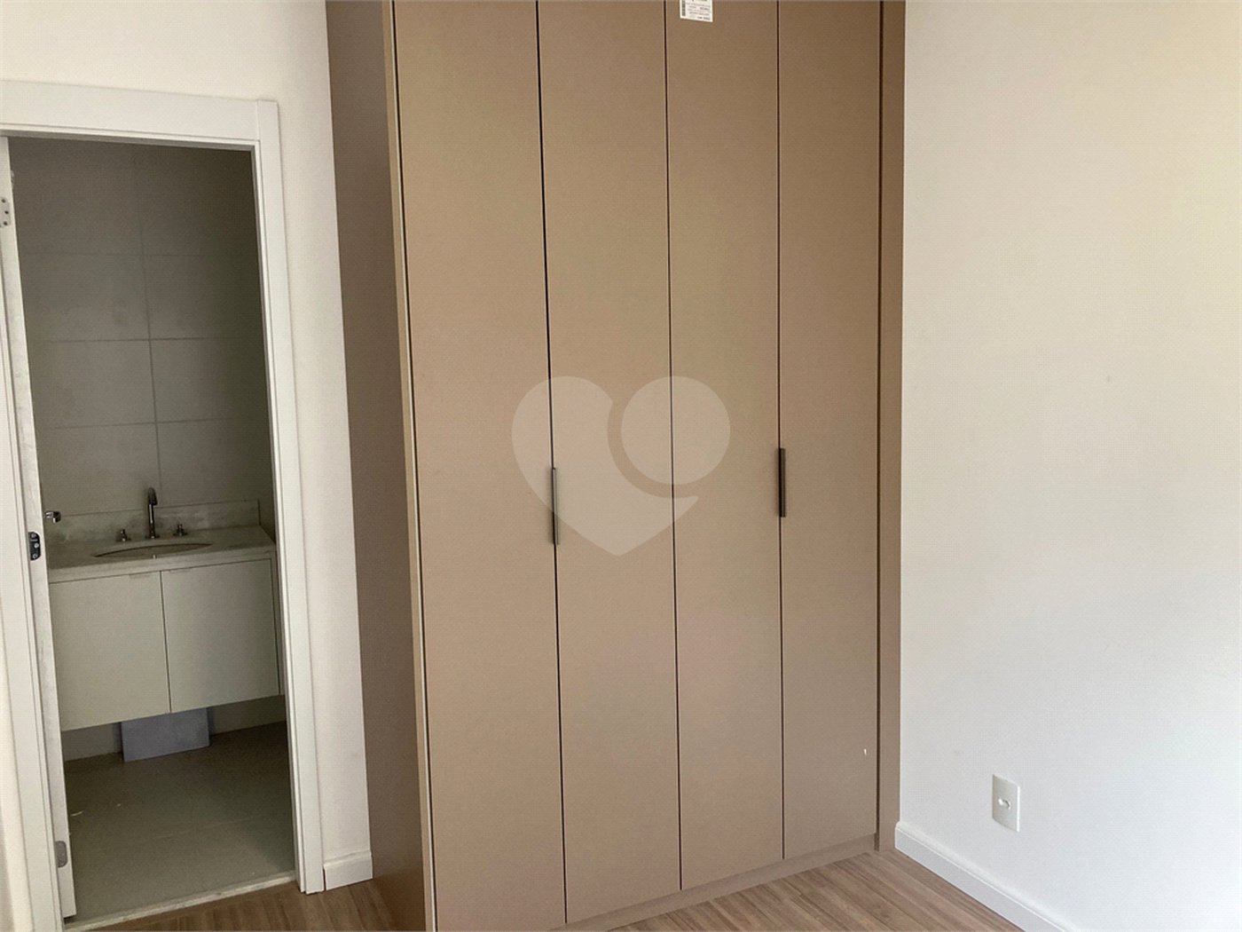Apartamento à venda ou para alugar com 2 suítes em Vila Olímpia, São Paulo, SP