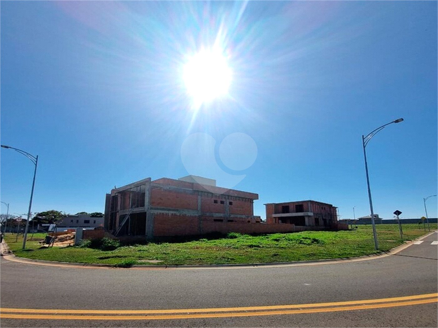 Indaiatuba - Loteamento no Jardim Park Meraki - Excelente oportunidade! Lote espaçoso de 342,12m² disponível por apenas R$ 577.945,00 - Localizado em uma região privilegiada, com IPTU - R$ 300,23 e condomínio - R$ 862,83 - Além disso, sua localização é extremamente conveniente, a apenas 2 minutos