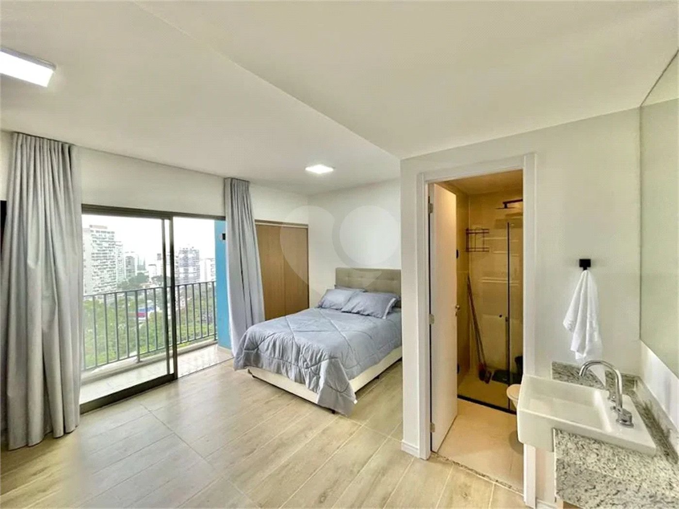 CAMPO BELO Studio VENDA em Congonhas - 100% MOBILIADO e EQIPADO, c/ lazer e serviços - De frente p/ Aeroporto - ideal p/ INVESTIDORES!