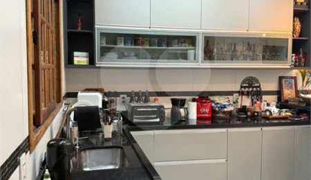 Casa à venda com 3 quartos, sendo 1 suíte,  em Jardim Modelo, São Paulo, SP