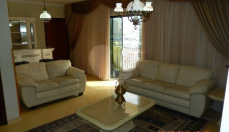 Apartamento com 3 dormitórios, sendo uma suíte com closet