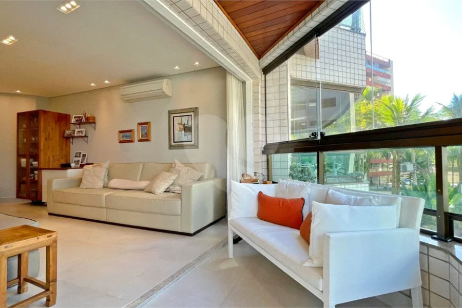 Apartamento à venda com 3 quartos, sendo 2 suítes, em Riviera de São Lourenço, Bertioga, SP