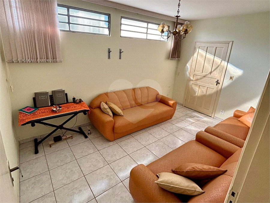 Casa 2 dormitórios Antônio Blanco
