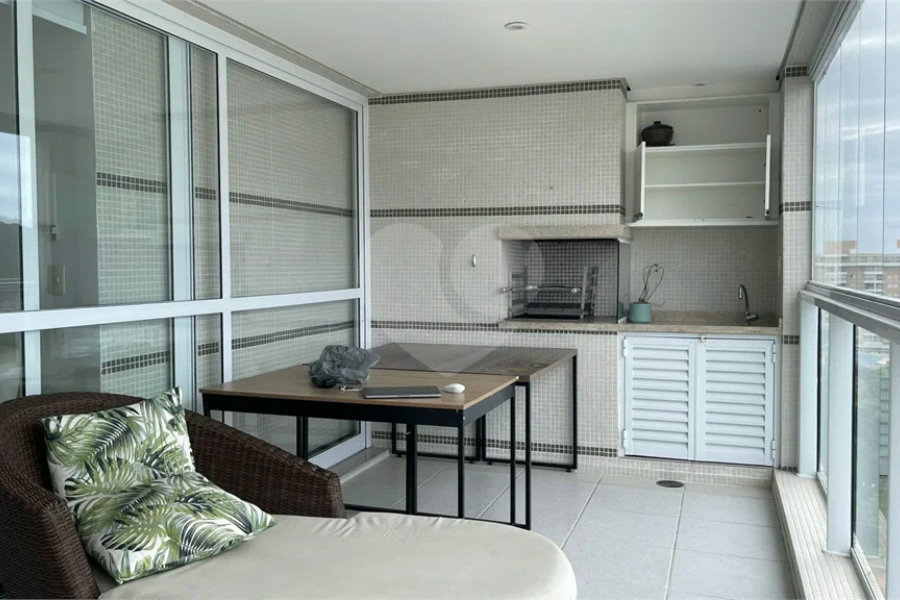 Apartamento à venda com 3 quartos, sendo 2 suítes,  em Riviera de São Lourenço, Bertioga, SP