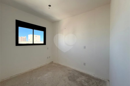 Apartamento no IRINEU MASSARI á venda