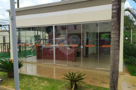 Apartamento no Condomínio Parque Alamo.