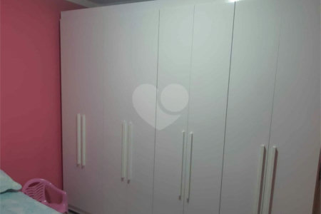 Apartamento no Condomínio Mont Azul.