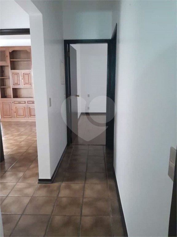 Linda casa para venda / Locação em bairro nobre