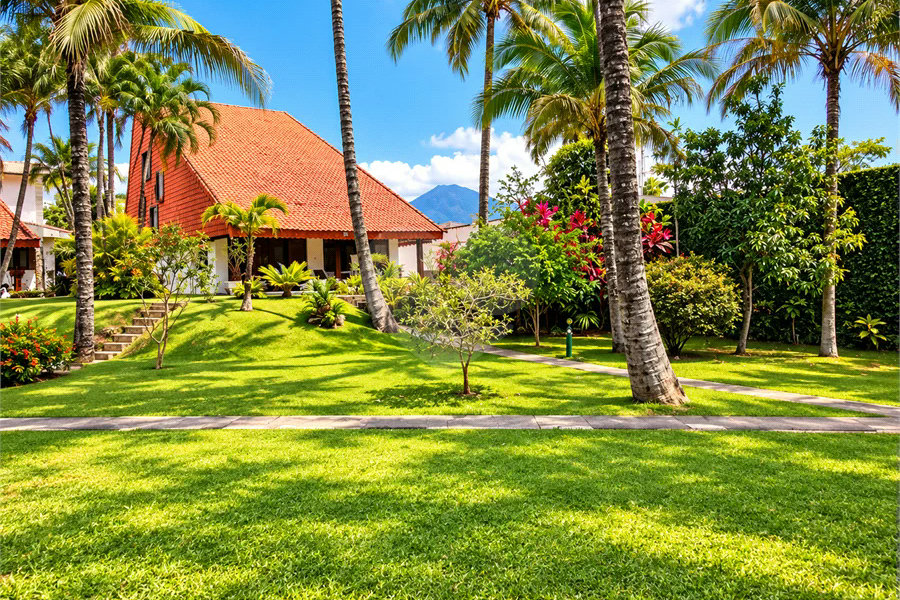 CASA DE ALTO PADRÃO A VENDA NA PRAIA DO GUAECÁ