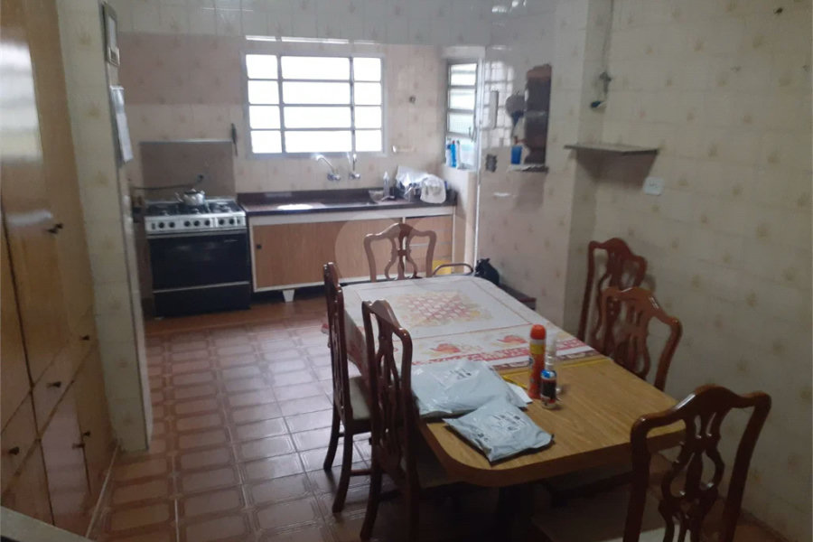 Casa Térrea à venda com 4 quartos em Vila Regente Feijó, São Paulo, SP