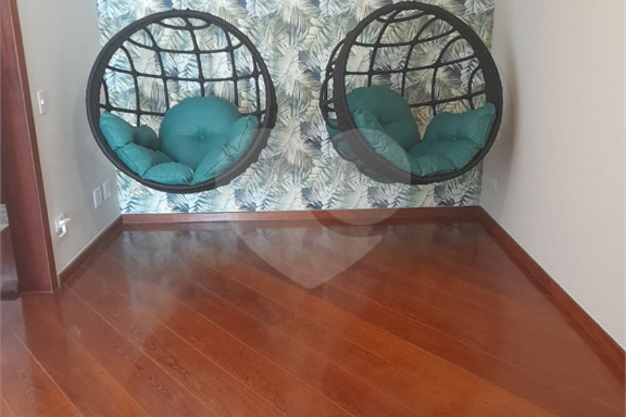 3 AMPLAS SUITES MAIS ECRITORIO MUITO VERDE E AMPLO QUINTAL