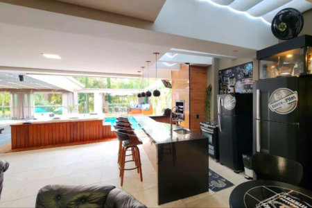 Casa de Alto Padrão à venda com 4 quartos, sendo 1 suíte, em condomínio, Cotia - SP