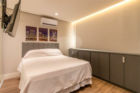 LOFT DUPLEX DE CINEMA. VENHA FAZER UMA VISITA.