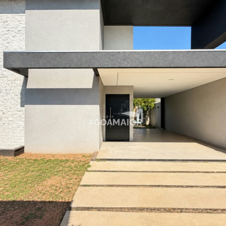 Casa à venda ou para alugar com 4 quartos, sendo 2 suítes, no Centro, Três Lagoas - MS