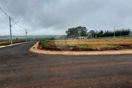 Terreno contendo 252,53 m² de área total .