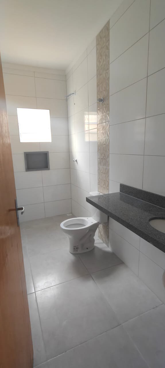 Casa à venda com 2 quartos, sendo 1 suíte, em Nova Itanhaém, Itanhaém - SP