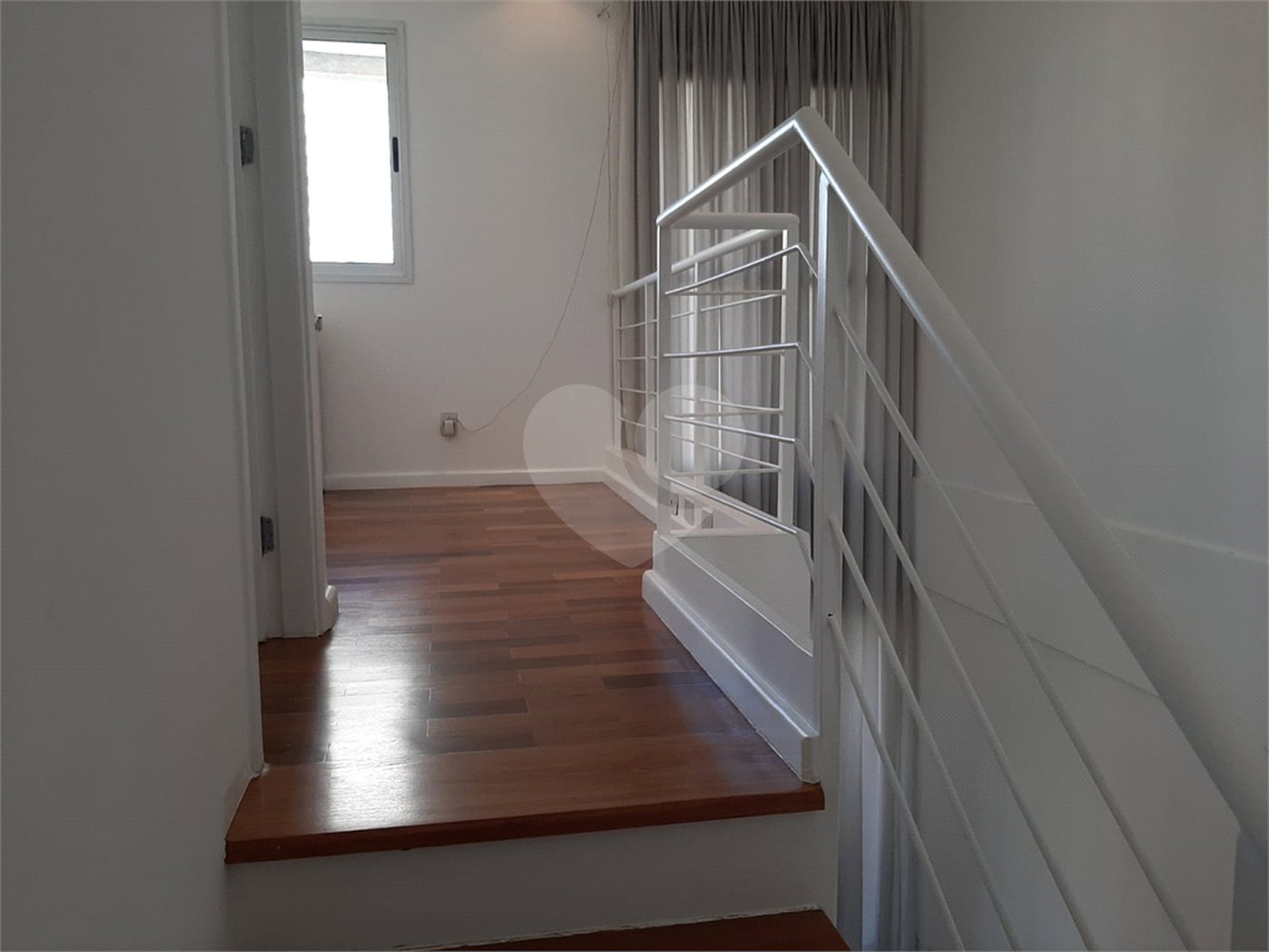 Cobertura de 240m² à venda em Moema - 04 Dorm sendo 02 suítes e 04 vagas.