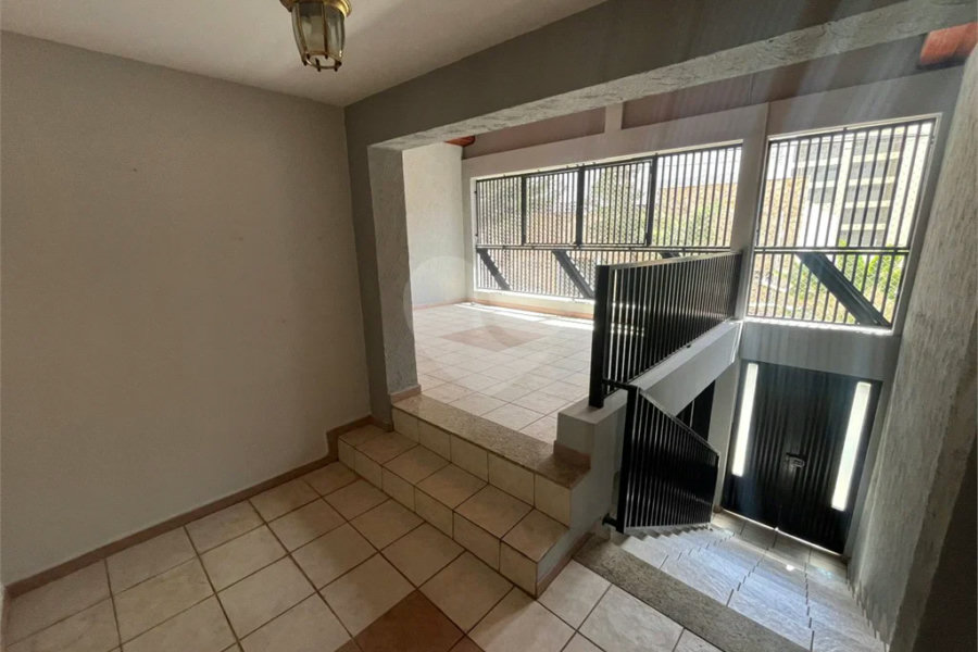 Casa Assobradada à Venda – Conforto, Excelente Acabamento e Localização Central