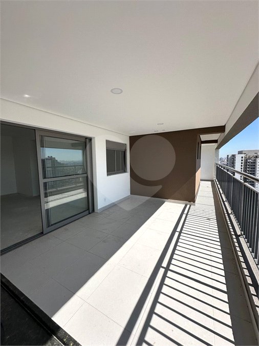 Apartamento com 125m², 3 dormitórios, sendo 3 suítes, 2 vagas, à venda na Moóca.