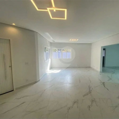Casa à venda no bairro Dos Casa, em São Bernardo do Campo, com 280 m², 4 dormitórios, 3 suítes, 4 vagas, hidromassagem e fácil acesso às principais rodovias.
