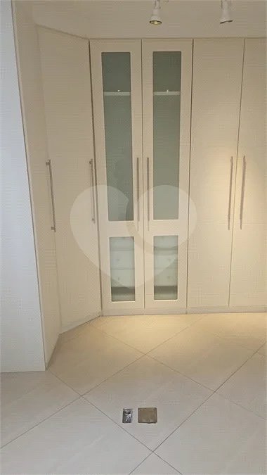 Apartamento para alugar com 3 quartos, sendo 1 suíte,  em Vila Olímpia, São Paulo, SP