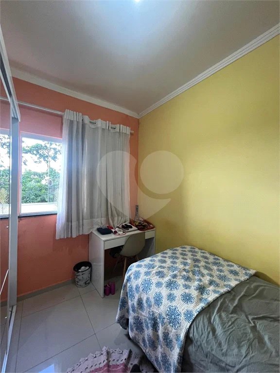 Casa ampla no bairro Terra Rica com 3 pavimentos e excelente estrutura.