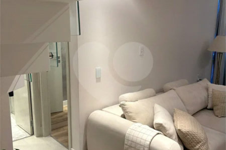 Apartamento duplex de 102 m² com 2 dormitórios, sendo 1 suíte, 3 banheiros, área gourmet e 1 vaga de garagem. Conforto, estilo e exclusividade em um só imóvel!