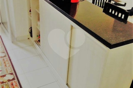 Apartamento com 03 dormitórios no Cambuci.