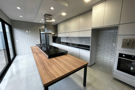 Casa para venda no condomínio de alto padrão Damha III,