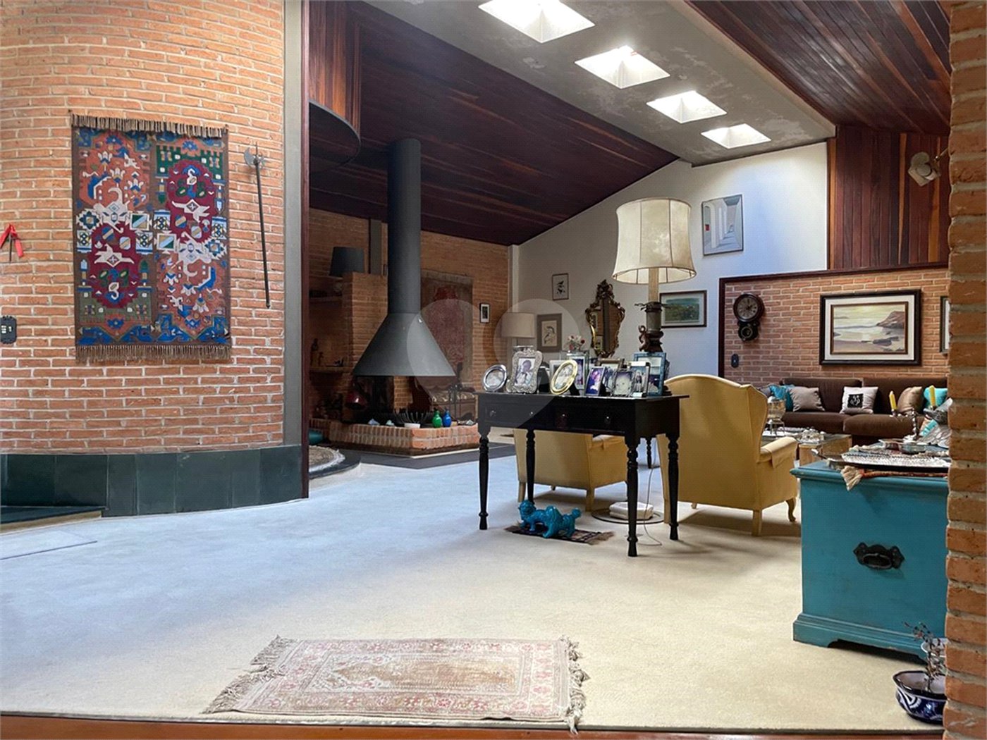 Casa à venda, 742 m², com piscina, 5 suítes, em Embu das Artes