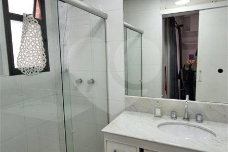 Apartamento em Perdizes 3 suítes, 4 vagas de garagem.