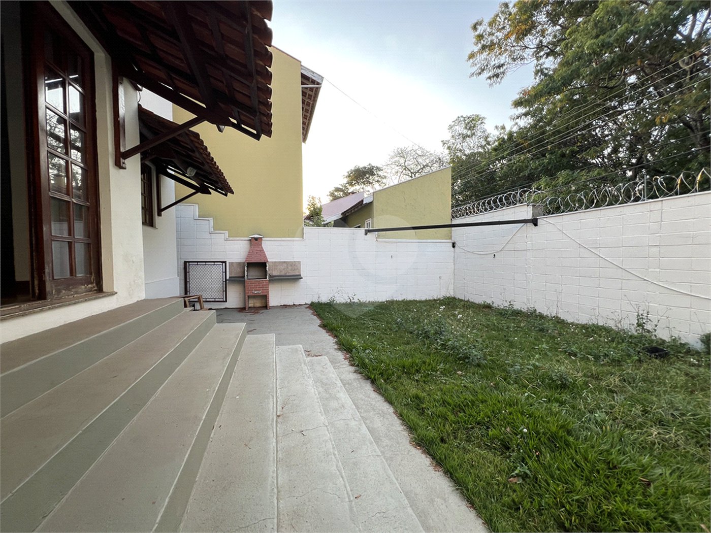 CASA COM 3 QUARTOS NO CONDOMÍNIO GRAND VILLE