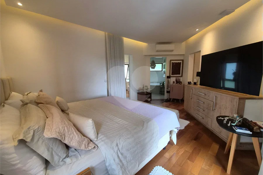 Casa em Condomínio de Alto Padrão no Suíça da Cantareira.