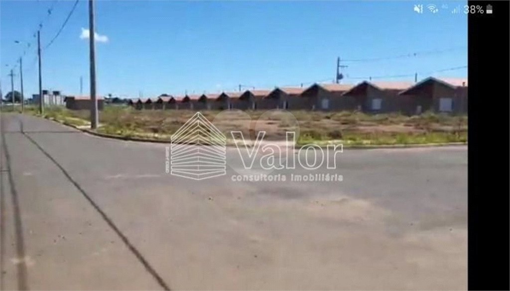 Terreno com 179,17 m² de área total.