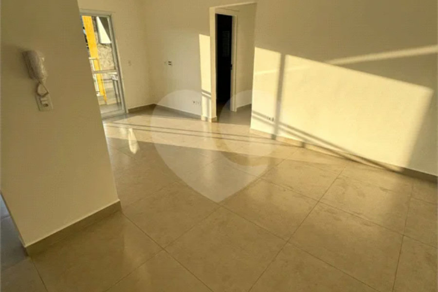 Vende-se apartamento no Edifício Residencial Flor do Ipê
