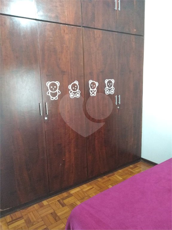 Casa Térrea com 3 dormitórios.