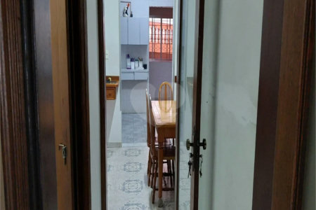 Casa com dois pavimentos na Barra Funda: