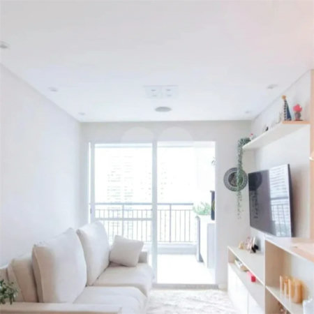 Apartamento no Ipiranga de 68m2 com 2 dorms, 1 suíte, 2 banheiros, 1 vaga. Estuda permuta.