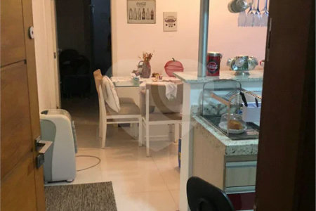 Apartamento em Bragança Paulista com 1 suíte, cozinha americana, varanda, 1 vaga garagem, área lazer com piscina e salão de festas