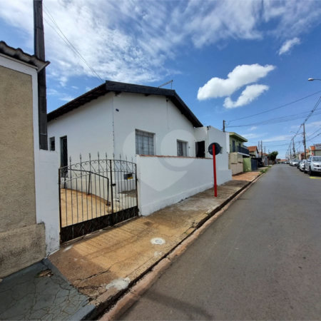 Casa térrea a venda na Vila Lutfalla