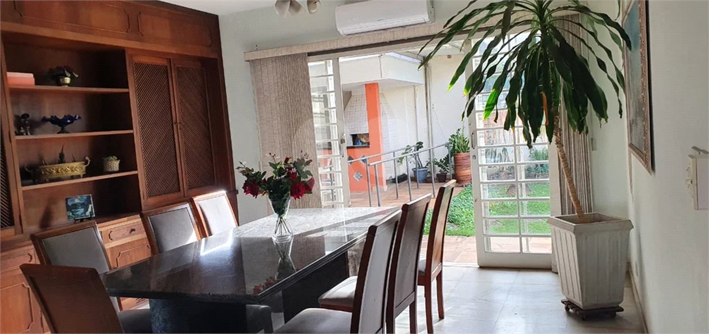 Casa Residencial ou Comercial para alugar em Piracicaba - SP.
