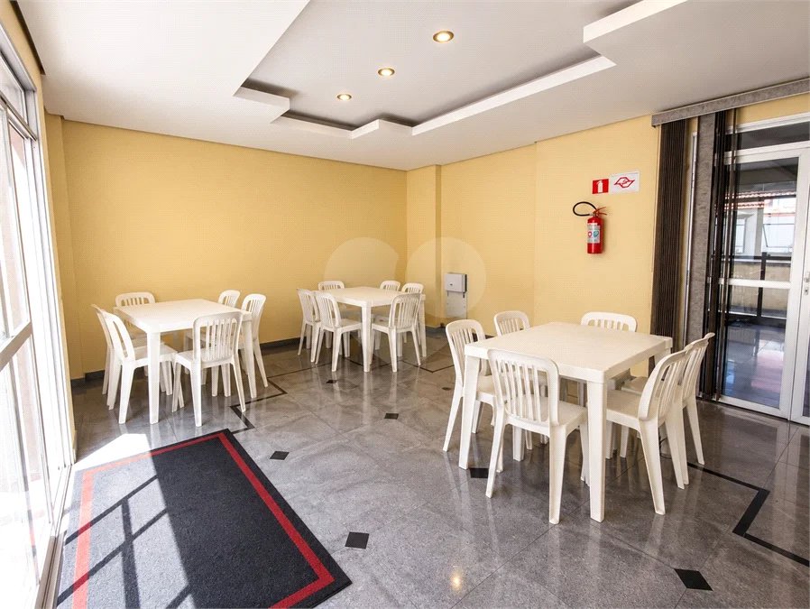 Apartamento de 44 m² com 2 dormitórios, varanda integrada e 1 vaga na Vila Guarani