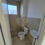 Indaiatuba - Sp - Vila Vic Florença - R$ 290.000,00 - Apartamento de 48m²,, no andar de cima, dois quartos, um banheiro, cozinha e sala, uma vaga de garagem. Condomínio fechado. Apartamento está do jeito que foi entregue . Area de lazer no condominio - Área do condomínio: Churrasqueira