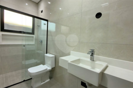 Casa térrea 3 dormitórios (3 suítes), espaço gourmet, piscina, 2 vagas garagem, condomínio fechado com ampla área lazer