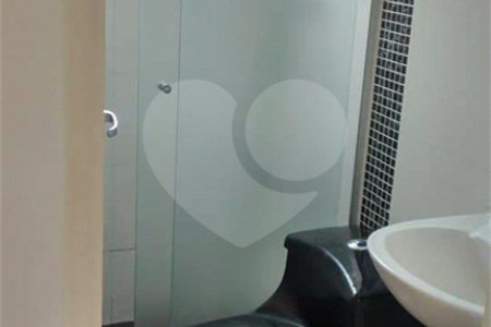 Apartamento no Condomínio Mont Royal.