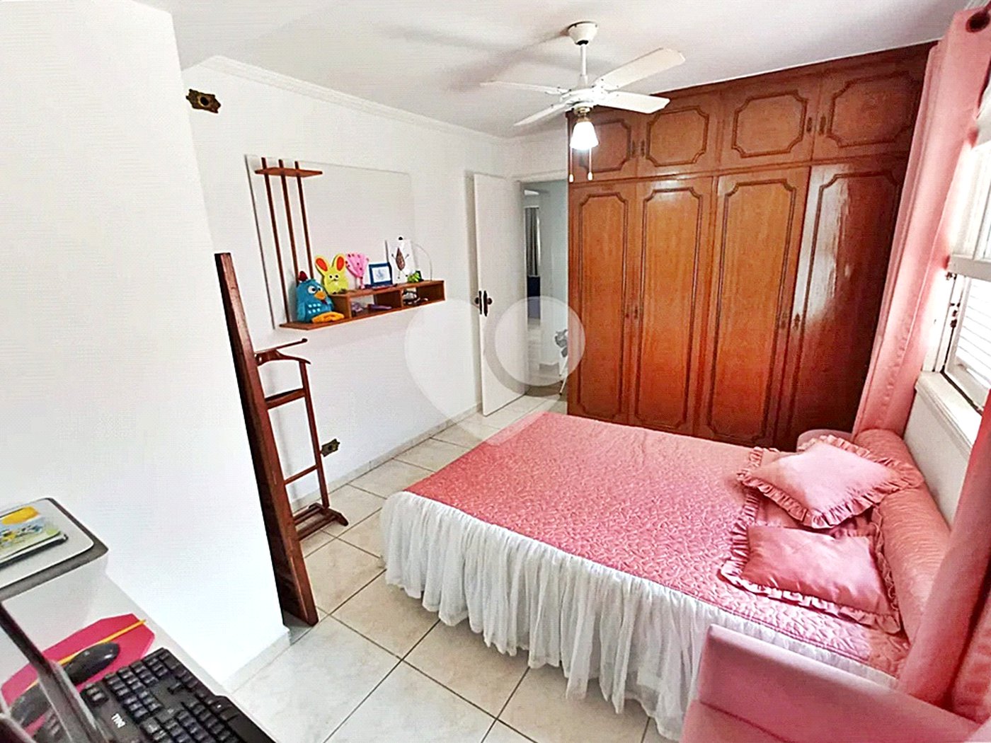 Casa Santa Teresinha | 4 Suítes | 280m² | 3 Vagas | Excelente Localização