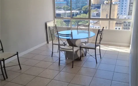 Apartamento 100M2 com 3 dormitórios sendo 1 suíte no melhor do Jardins