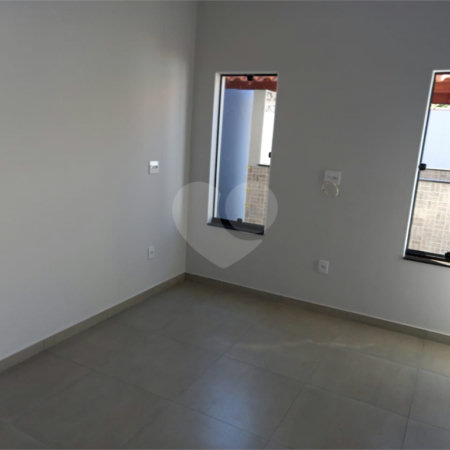 Casa térrea em Araraquara/SP.