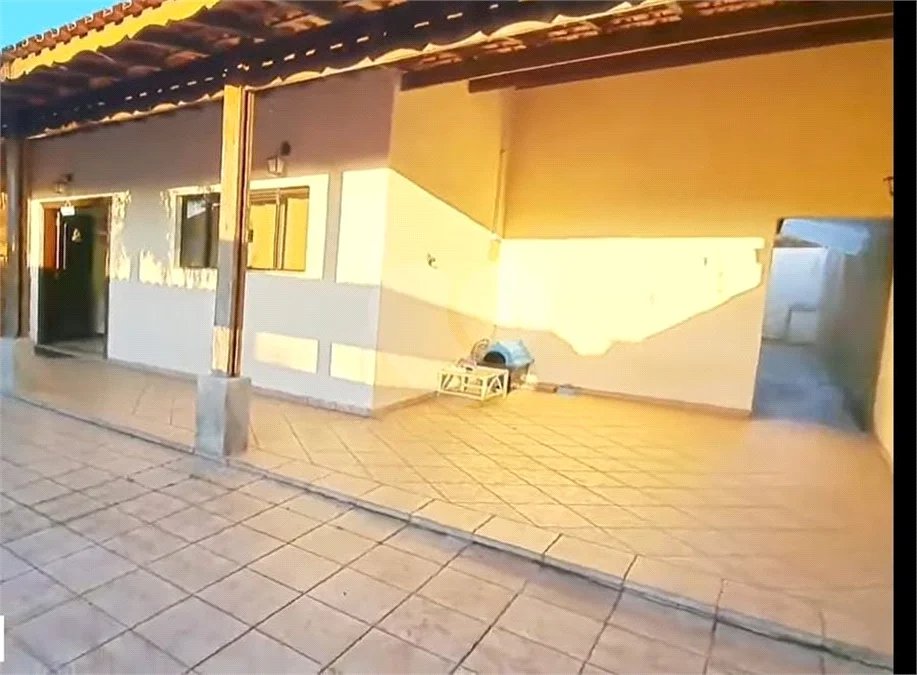 Belíssima casa com 04 dormitórios em Itanhaém